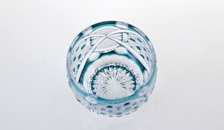 江戸切子 S111徳利・丸ぐい呑み2個セット 蝶々 エメラルドグリーン1